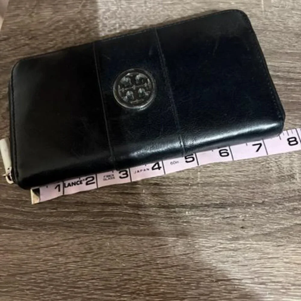 Tory Burch Black Leather Zip-Around Continental Wallet